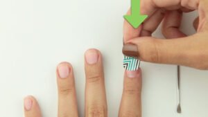 How to Apply Nail Wraps?